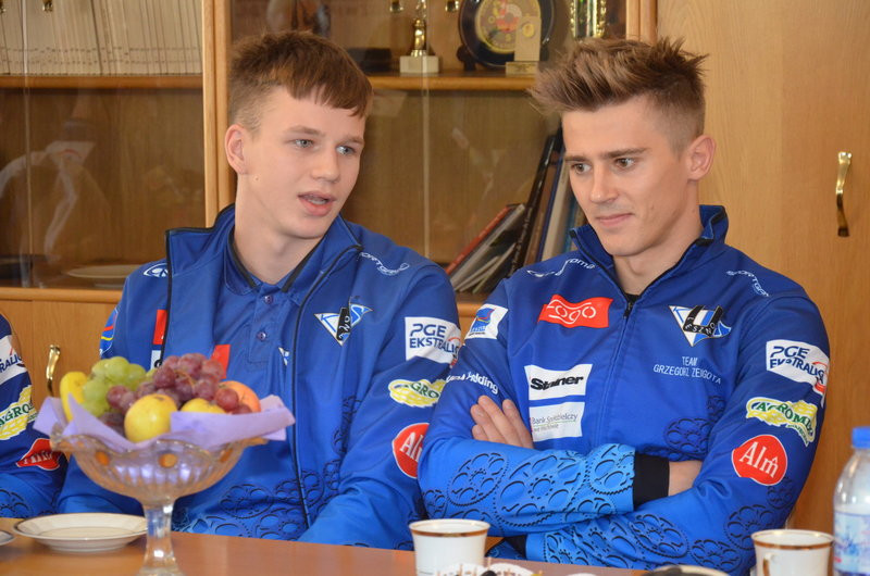 Mistrzowie przed i w ratuszu (zdjęcia)