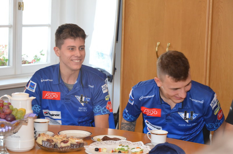 Mistrzowie przed i w ratuszu (zdjęcia)