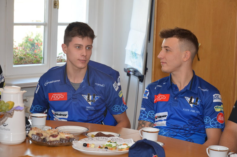 Mistrzowie przed i w ratuszu (zdjęcia)