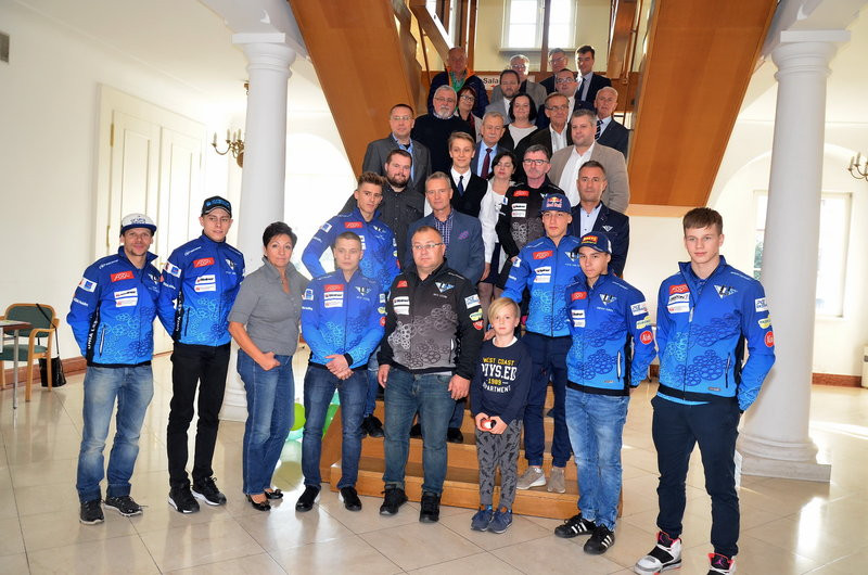 Mistrzowie przed i w ratuszu (zdjęcia)