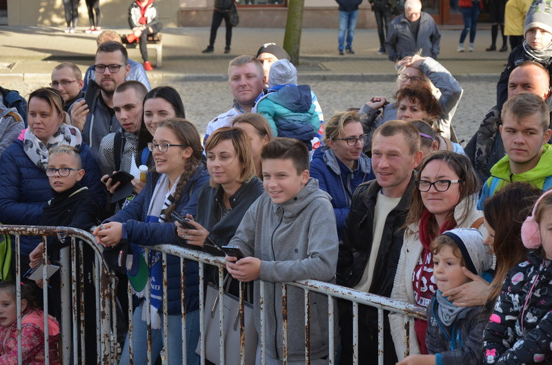 Mistrzowie przed i w ratuszu (zdjęcia)