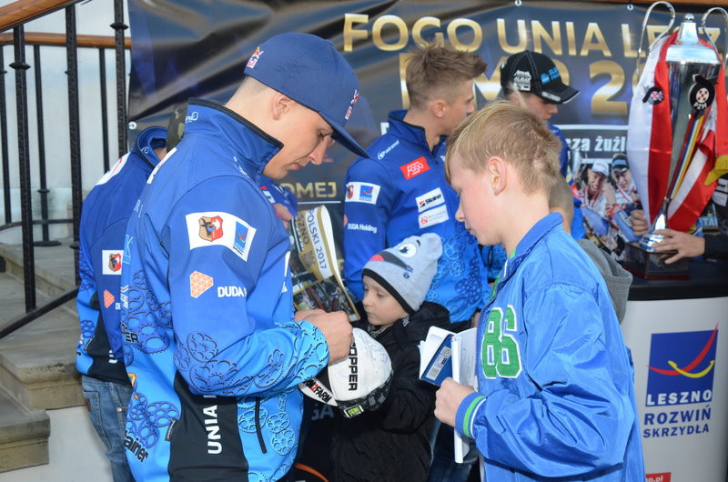 Mistrzowie przed i w ratuszu (zdjęcia)