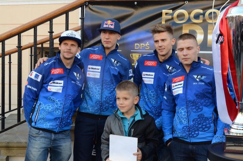 Mistrzowie przed i w ratuszu (zdjęcia)