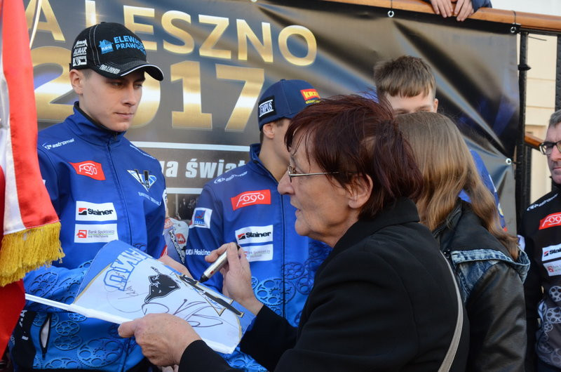 Mistrzowie przed i w ratuszu (zdjęcia)