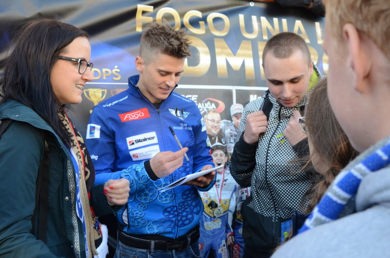 Mistrzowie przed i w ratuszu (zdjęcia)