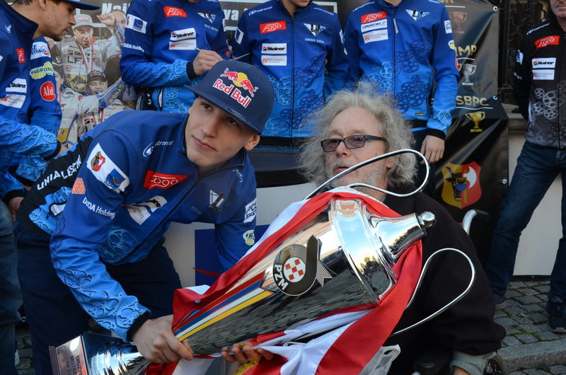 Mistrzowie przed i w ratuszu (zdjęcia)