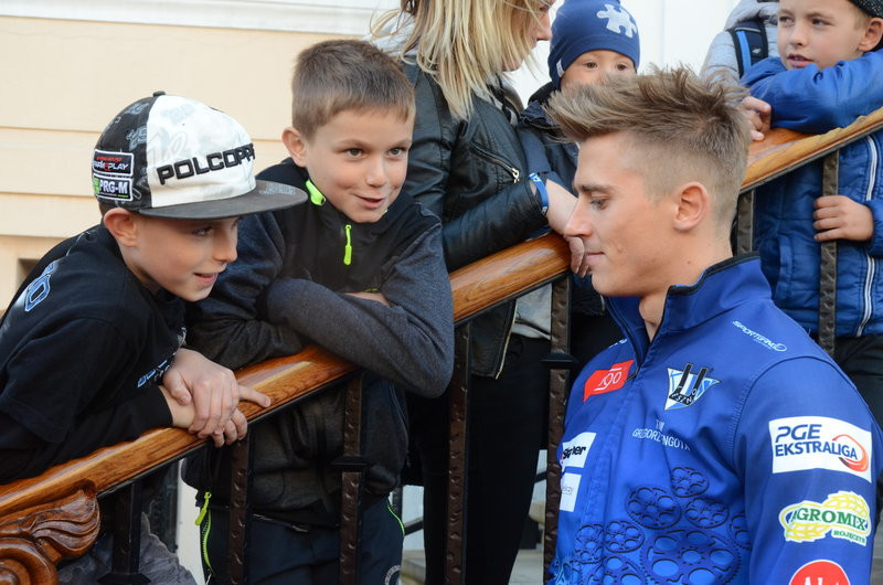 Mistrzowie przed i w ratuszu (zdjęcia)