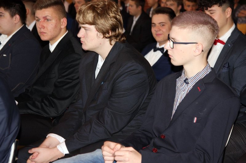 Uczniowie ZST złożyli ślubowanie (zdjęcia)