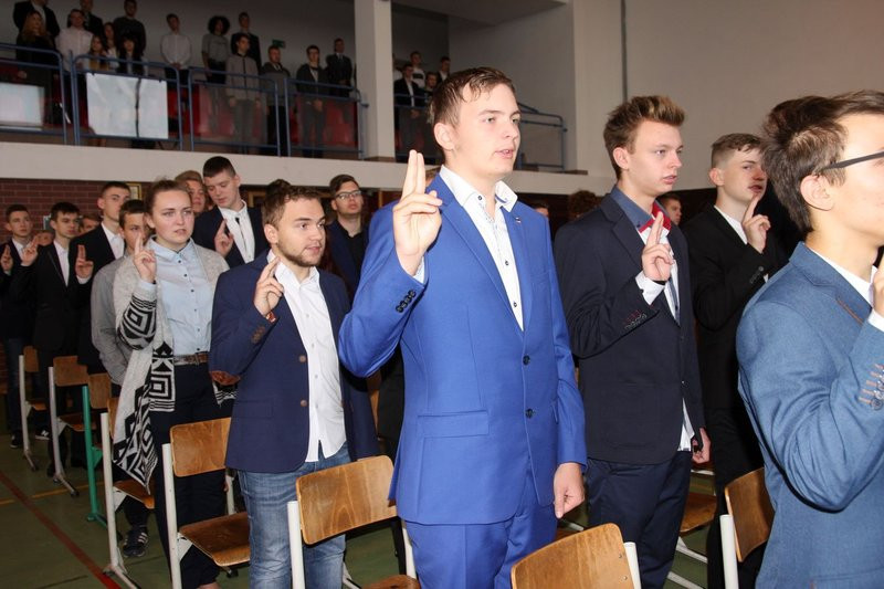 Uczniowie ZST złożyli ślubowanie (zdjęcia)