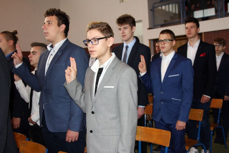 Uczniowie ZST złożyli ślubowanie (zdjęcia)