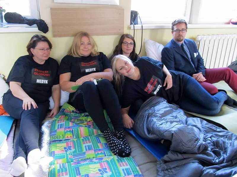 Piątek - drugi dzień głodówki w szpitalu (zdjęcia)