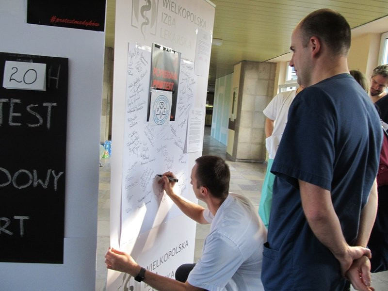 Piątek - drugi dzień głodówki w szpitalu (zdjęcia)