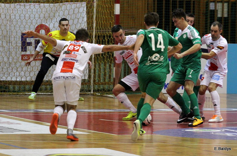 Urwali punkty akademikom (zdjęcia)