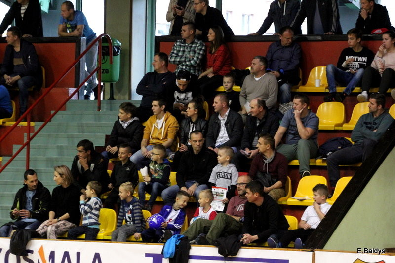 Urwali punkty akademikom (zdjęcia)