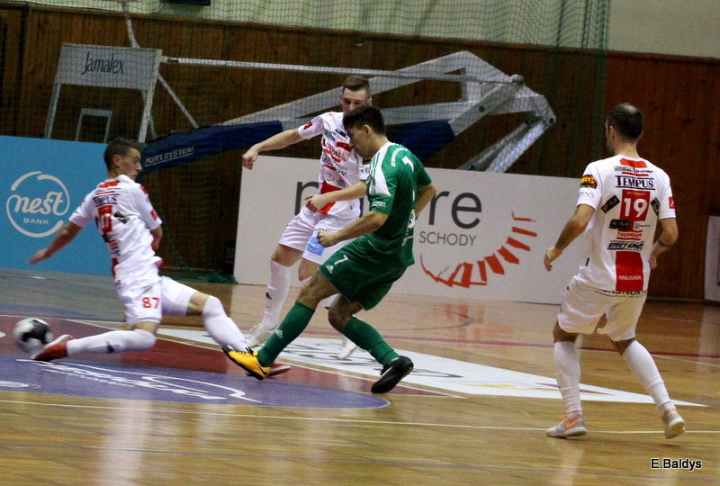 Urwali punkty akademikom (zdjęcia)