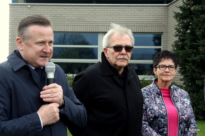 Dąb na 25-lecie firmy Winkhaus (zdjęcia)