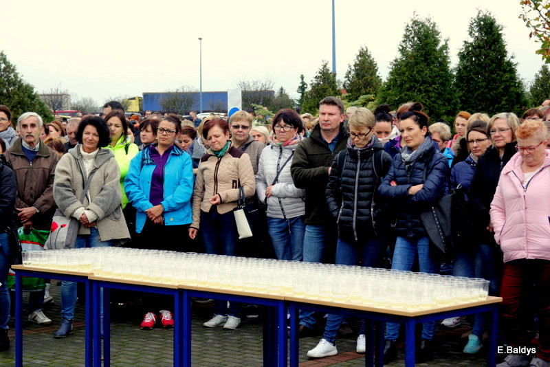 Dąb na 25-lecie firmy Winkhaus (zdjęcia)