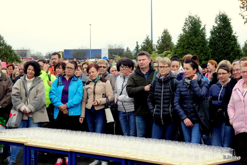 Dąb na 25-lecie firmy Winkhaus (zdjęcia)