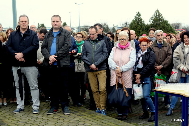 Dąb na 25-lecie firmy Winkhaus (zdjęcia)