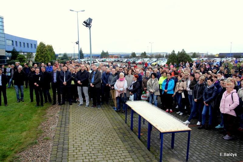 Dąb na 25-lecie firmy Winkhaus (zdjęcia)