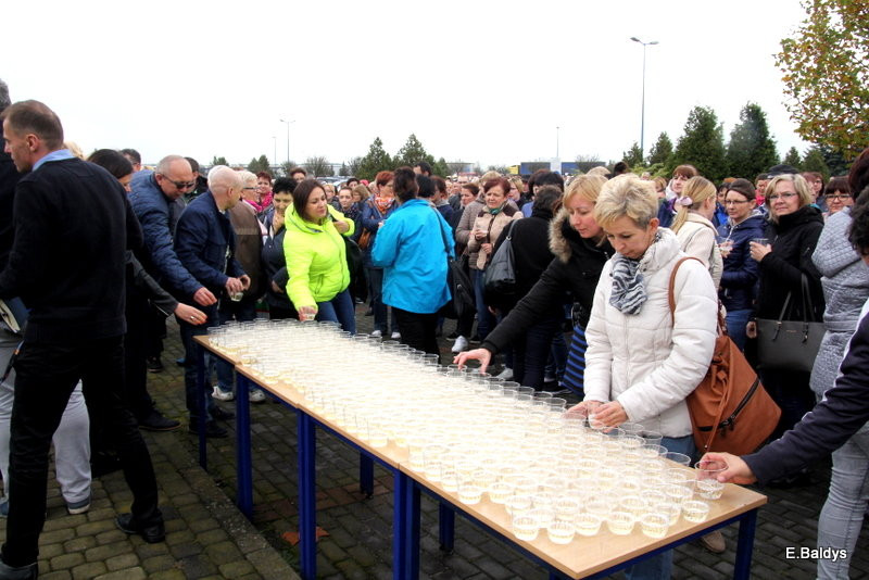 Dąb na 25-lecie firmy Winkhaus (zdjęcia)