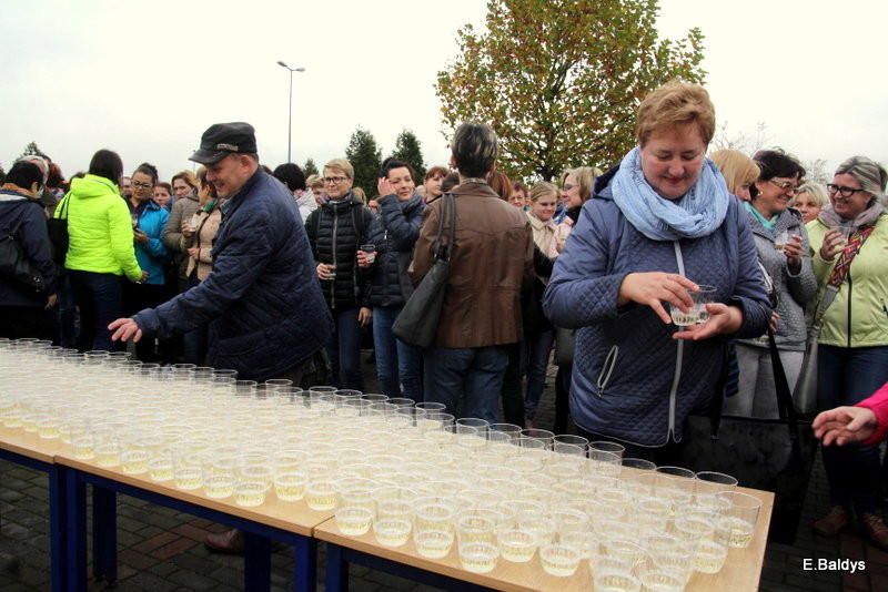 Dąb na 25-lecie firmy Winkhaus (zdjęcia)