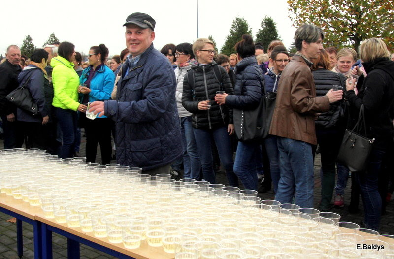 Dąb na 25-lecie firmy Winkhaus (zdjęcia)