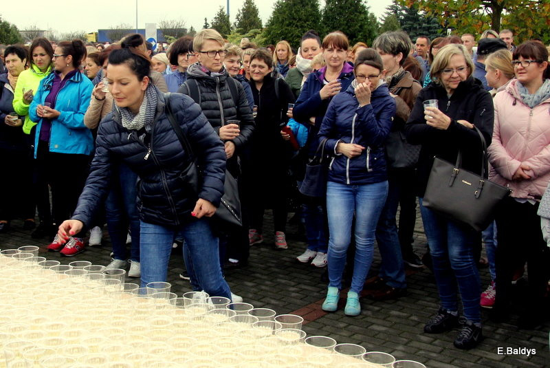 Dąb na 25-lecie firmy Winkhaus (zdjęcia)