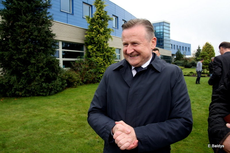 Dąb na 25-lecie firmy Winkhaus (zdjęcia)