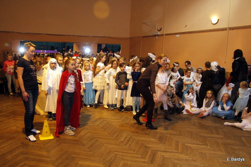 Bal Wszystkich Świętych w Osiecznej (zdjęcia)