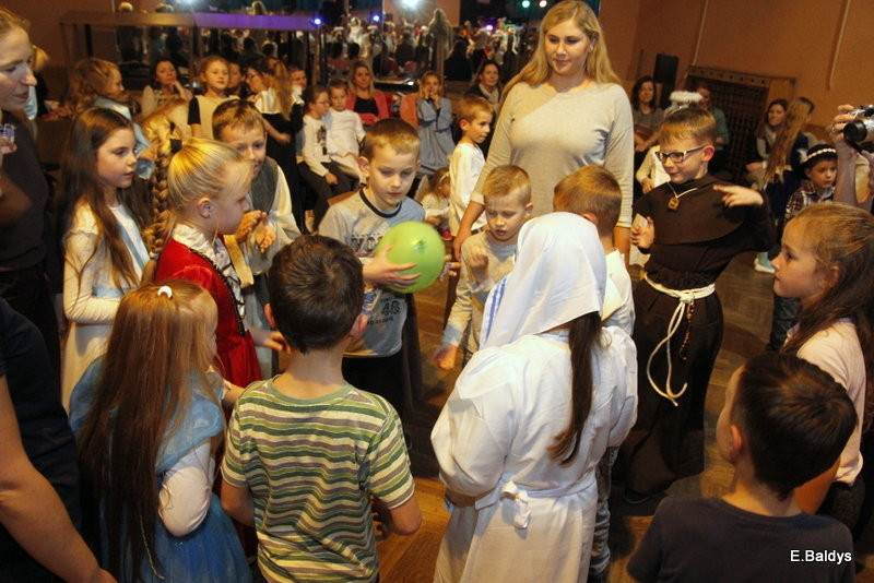 Bal Wszystkich Świętych w Osiecznej (zdjęcia)