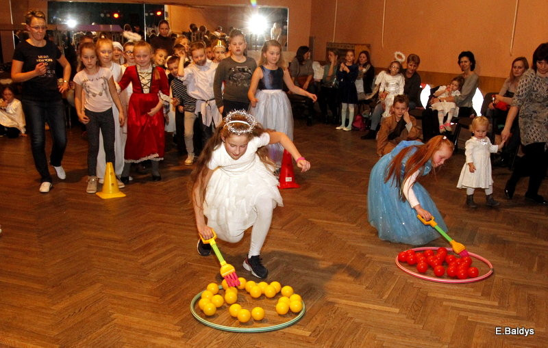 Bal Wszystkich Świętych w Osiecznej (zdjęcia)