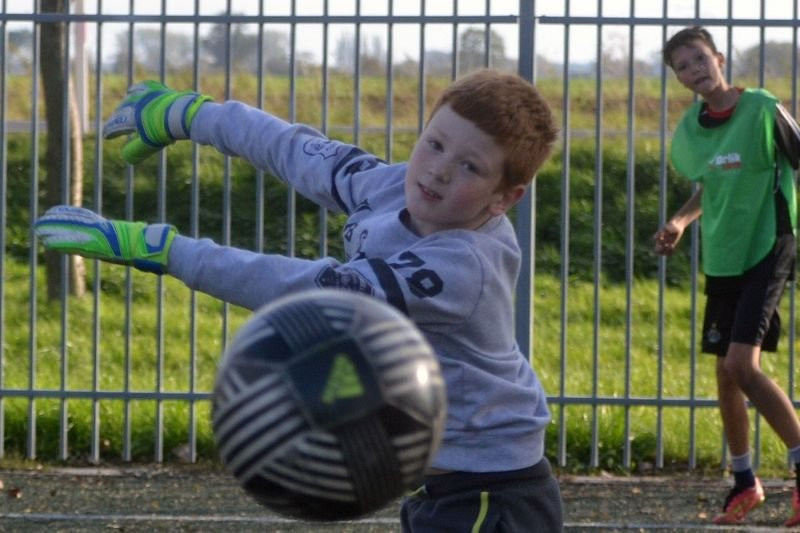 Młodzi piłkarze rywalizowali w Garzynie (zdjęcia)