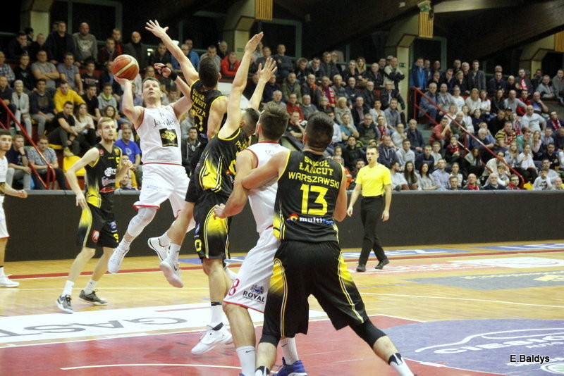 Lider rozbity w Trapezie (zdjęcia)