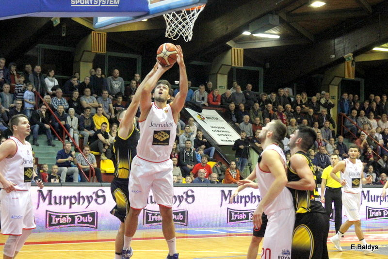 Lider rozbity w Trapezie (zdjęcia)