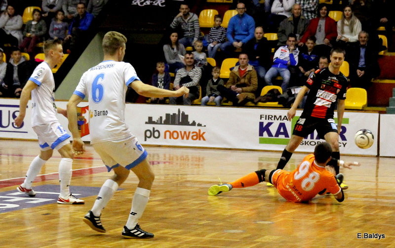 Ostre strzelanie w Trapezie (zdjęcia, komentarz po meczu)