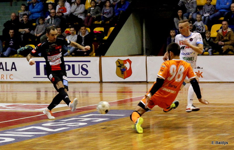 Ostre strzelanie w Trapezie (zdjęcia, komentarz po meczu)