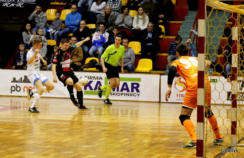 Ostre strzelanie w Trapezie (zdjęcia, komentarz po meczu)