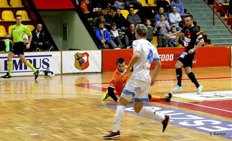 Ostre strzelanie w Trapezie (zdjęcia, komentarz po meczu)