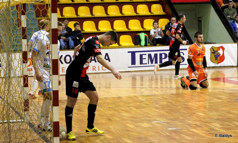 Ostre strzelanie w Trapezie (zdjęcia, komentarz po meczu)