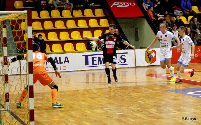 Ostre strzelanie w Trapezie (zdjęcia, komentarz po meczu)