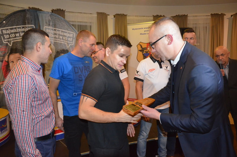 Real 64-Sto wziął prawie wszystko (zdjęcia)