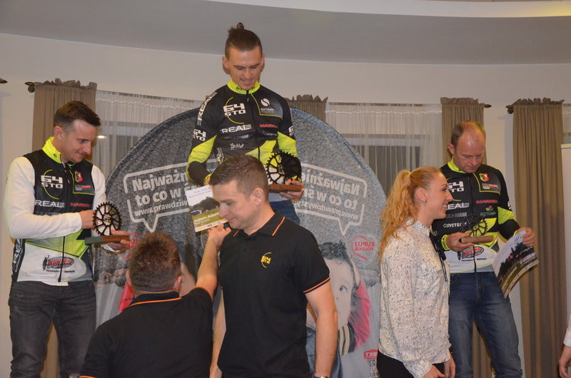 Real 64-Sto wziął prawie wszystko (zdjęcia)