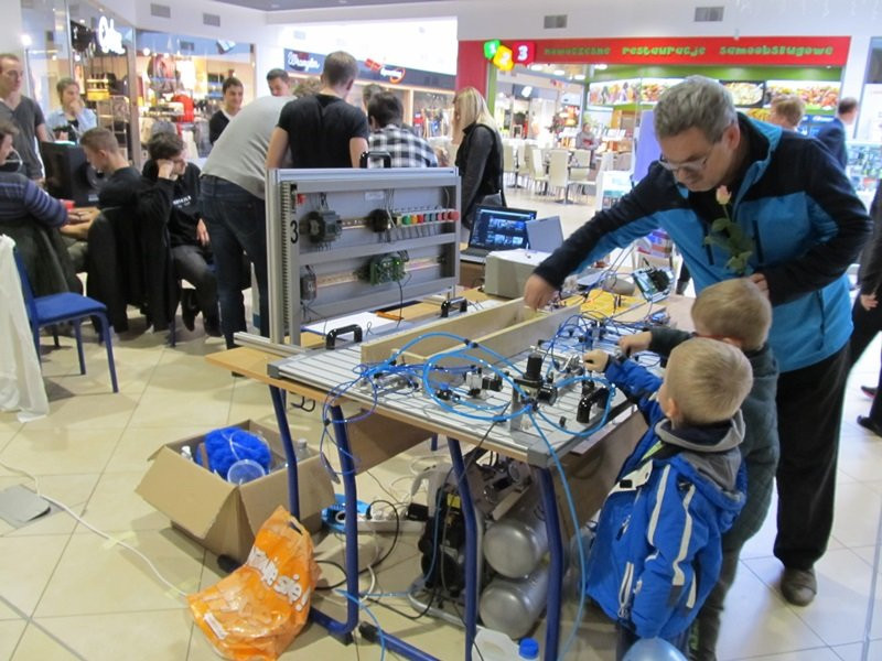 Budują roboty. Pokazali je w Galerii (zdjęcia)