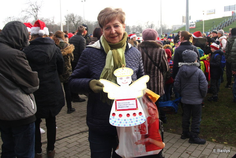 Choinka jest. Czekamy na lodowisko (zdjęcia)