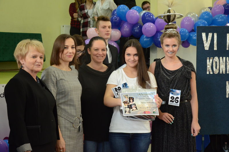 Kosmiczne fryzury przed jury (zdjęcia)
