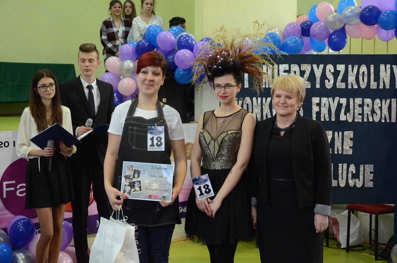 Kosmiczne fryzury przed jury (zdjęcia)