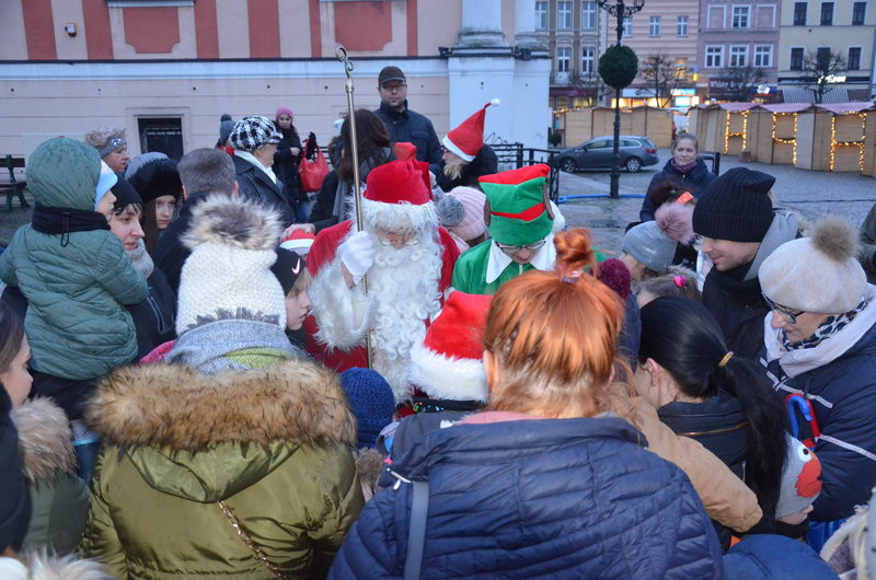 Mikołaj spotkał się z dziećmi na Rynku (zdjęcia)