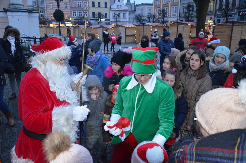 Mikołaj spotkał się z dziećmi na Rynku (zdjęcia)