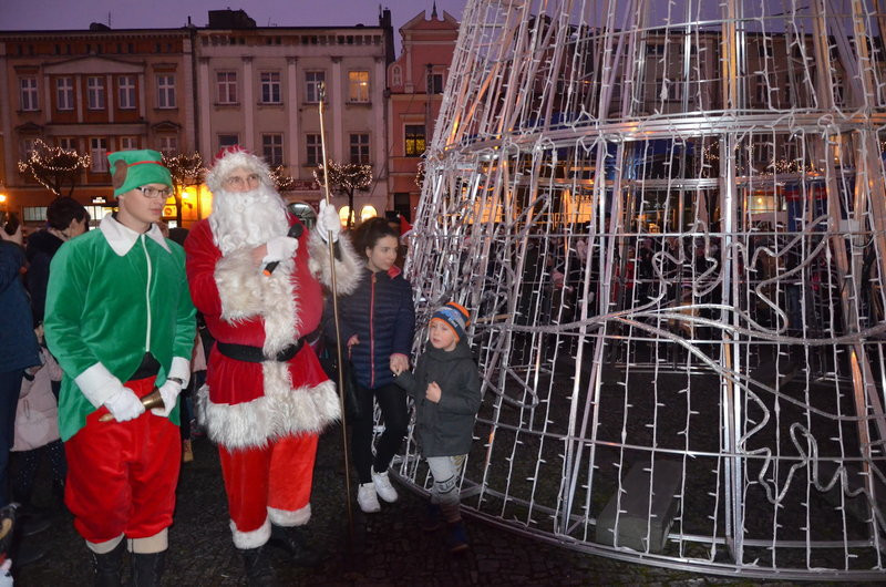 Mikołaj spotkał się z dziećmi na Rynku (zdjęcia)